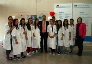 El alcalde de Coslada, Raúl López y la concejal de Salud, Lola Gómez, visitaron a los alumnos.